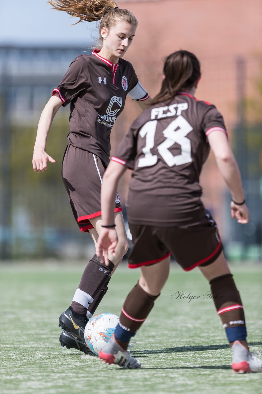 Bild 131 - wBJ St. Pauli - Walddoerfer : Ergebnis: 1:11